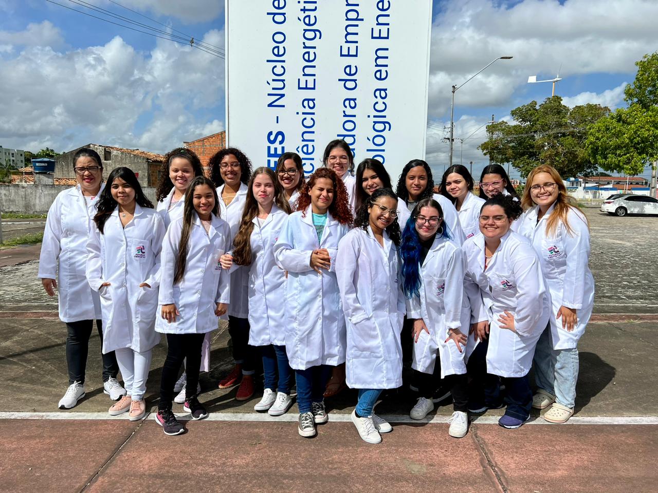 Estudantes sergipanas participam do programa nacional Futuras Cientistas no SergipeTec