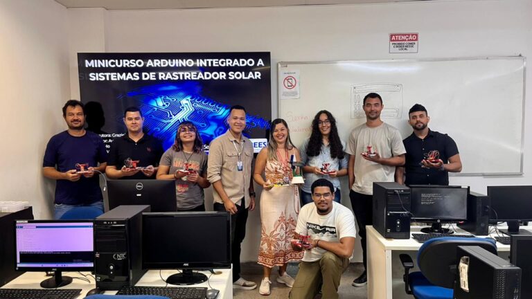 Curso de Arduino aplicado a rastreadores solares capacita participantes no SergipeTec